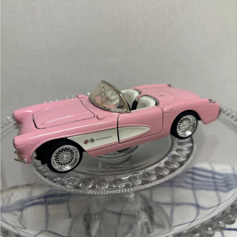 BURAGO PINK (1957) CHEVROLET CORVETTE DIE CAST CAR - 1:18 Scale Diecast